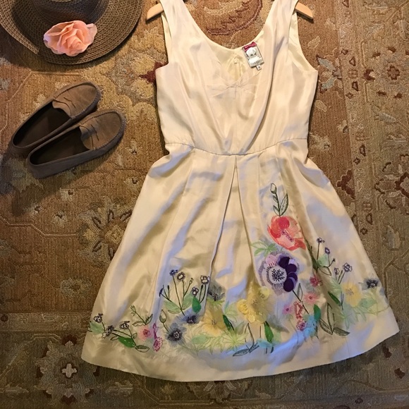 Embroidered Silk Yoana Baraschi Dress. - Picture 1 of 7